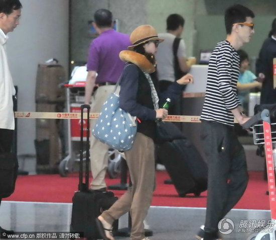 ��ͼ����ʫʫ���ڳ������� ������ȴ����Ь