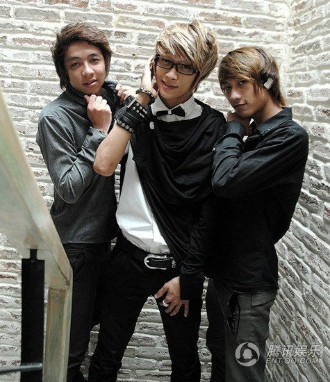 �����������Խ��HKT��� ʮ��Աȼ�֤ת��