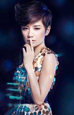 ������Ů������һ���ػ��ز� ���ֹ����ѱ���ͣ