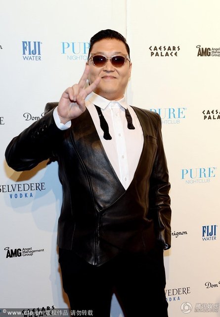 鸟叔夜店与歌迷庆生 遭日漫画抹黑韩网友大怒